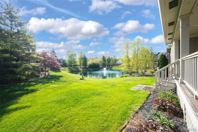 3805 W Winding Brook Circle 22, Rochester Hills, MI 48309