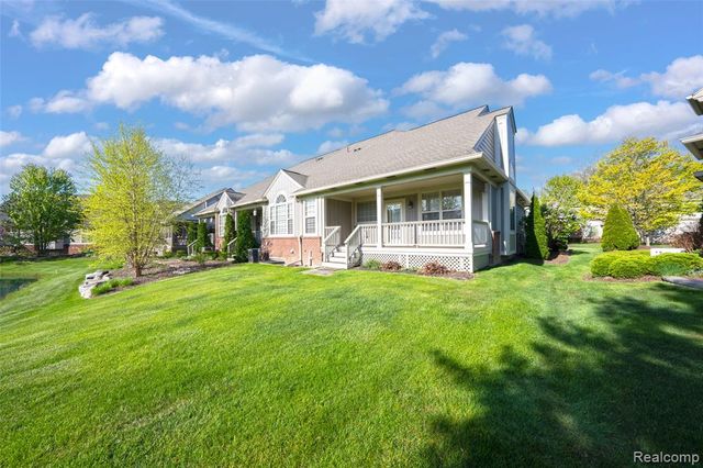 3805 W Winding Brook Circle 22, Rochester Hills, MI 48309