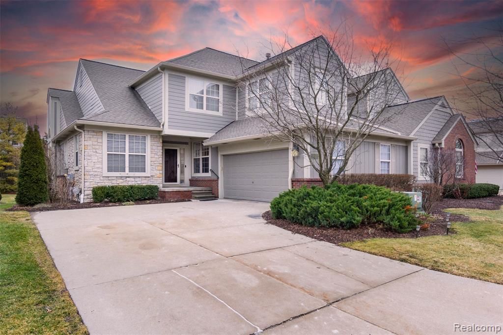 3805 W Winding Brook Circle 22, Rochester Hills, MI 48309
