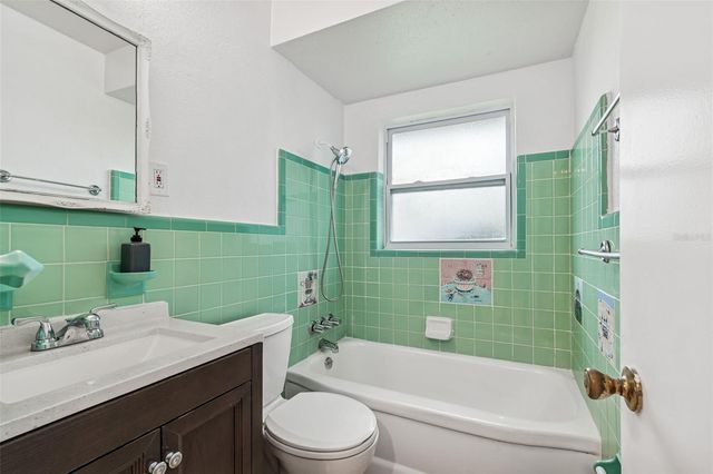 10970 GROVE TERRACE, Seminole, FL 33772