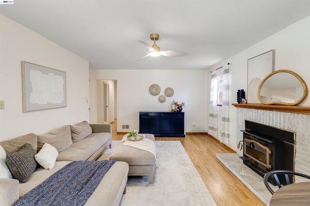 1042 Nielsen Lane, Livermore, CA 94550
