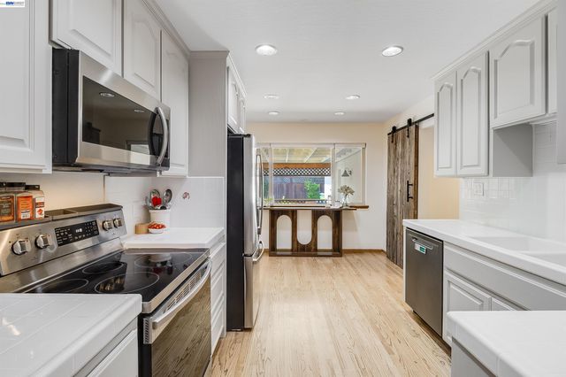 1042 Nielsen Lane, Livermore, CA 94550