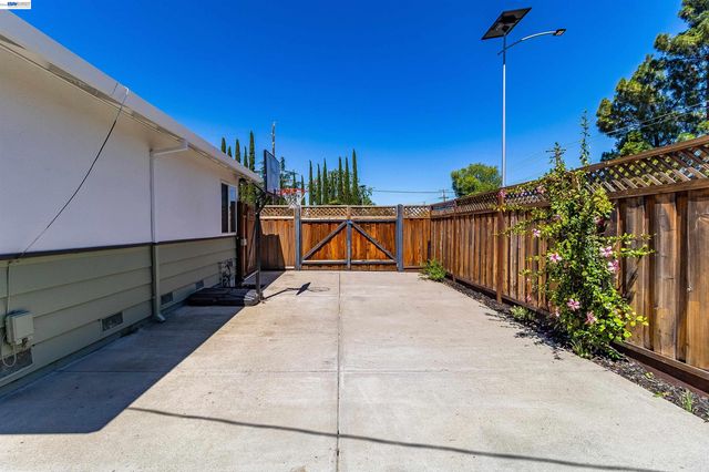 1042 Nielsen Lane, Livermore, CA 94550