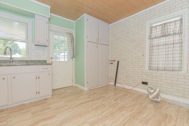 5420 N Fares Avenue, Evansville, IN 47711
