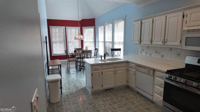 7616 Livingston Drive, Jonesboro, GA 30236