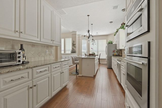 163 Bristol Bend Circle, The Woodlands, TX 77382