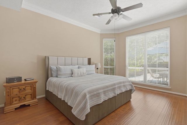 163 Bristol Bend Circle, The Woodlands, TX 77382
