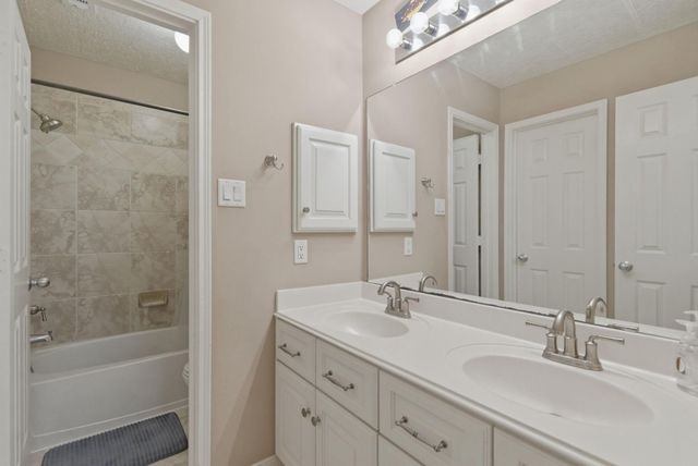 163 Bristol Bend Circle, The Woodlands, TX 77382