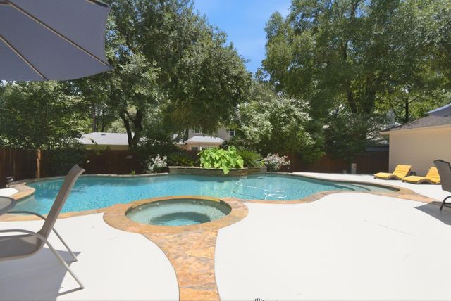 163 Bristol Bend Circle, The Woodlands, TX 77382