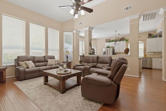 163 Bristol Bend Circle, The Woodlands, TX 77382