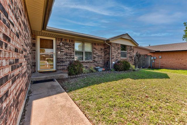 1008 S Morgan Drive, Moore, OK 73160