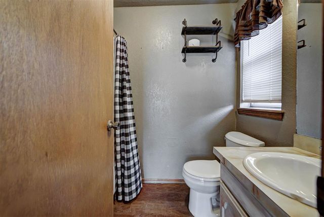 1008 S Morgan Drive, Moore, OK 73160