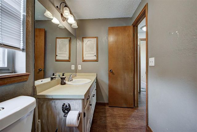 1008 S Morgan Drive, Moore, OK 73160