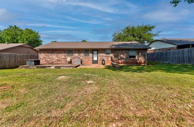 1008 S Morgan Drive, Moore, OK 73160