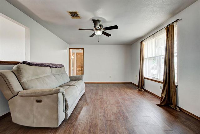 1008 S Morgan Drive, Moore, OK 73160