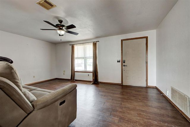 1008 S Morgan Drive, Moore, OK 73160