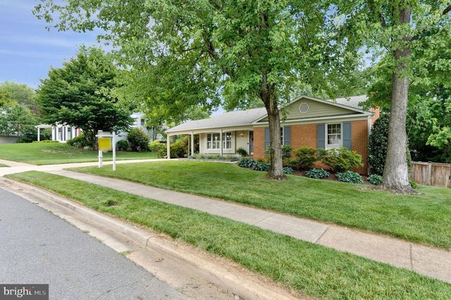 8322 BRIAR CREEK DR, Annandale, VA 22003