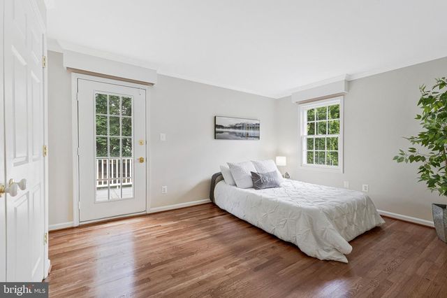 8322 BRIAR CREEK DR, Annandale, VA 22003