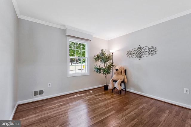 8322 BRIAR CREEK DR, Annandale, VA 22003