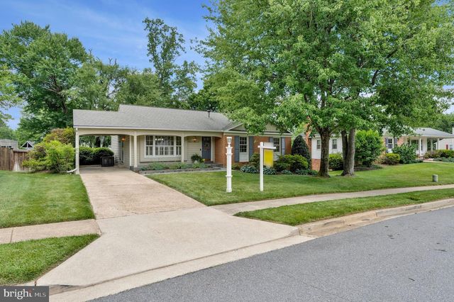 8322 BRIAR CREEK DR, Annandale, VA 22003