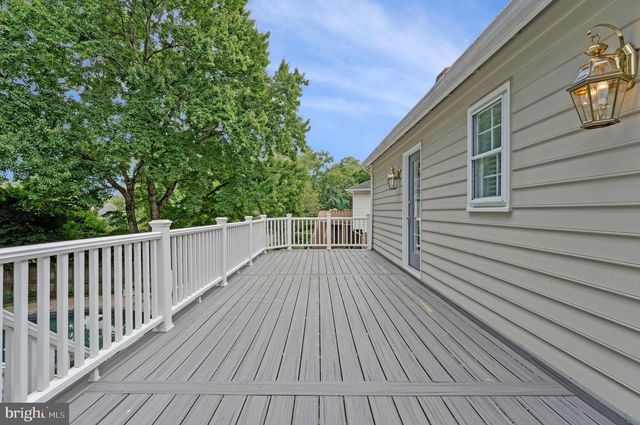 8322 BRIAR CREEK DR, Annandale, VA 22003