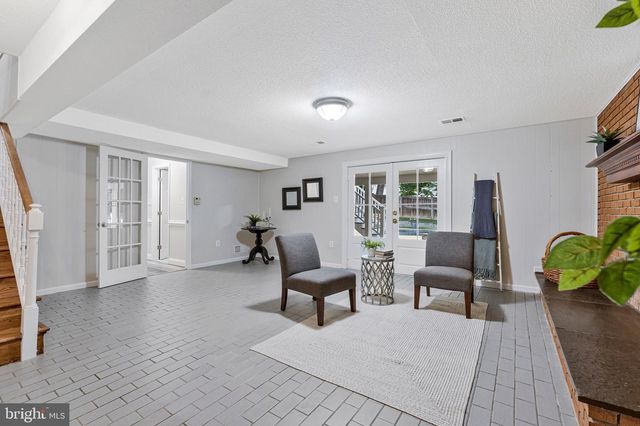 8322 BRIAR CREEK DR, Annandale, VA 22003