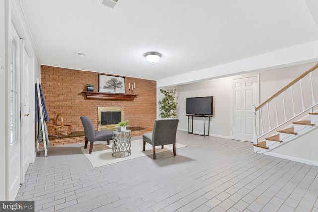 8322 BRIAR CREEK DR, Annandale, VA 22003