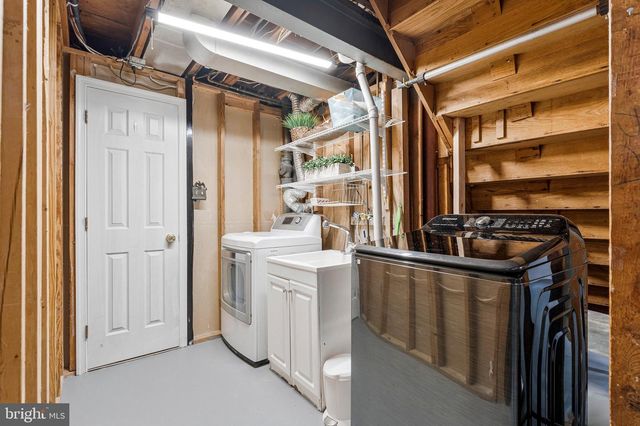8322 BRIAR CREEK DR, Annandale, VA 22003