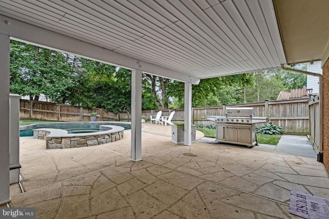 8322 BRIAR CREEK DR, Annandale, VA 22003