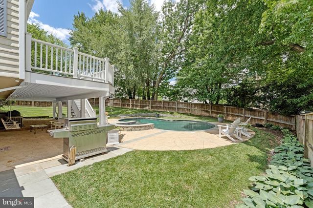 8322 BRIAR CREEK DR, Annandale, VA 22003