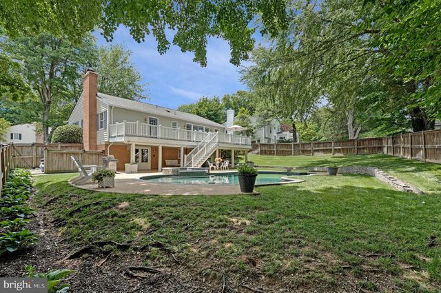 8322 BRIAR CREEK DR, Annandale, VA 22003