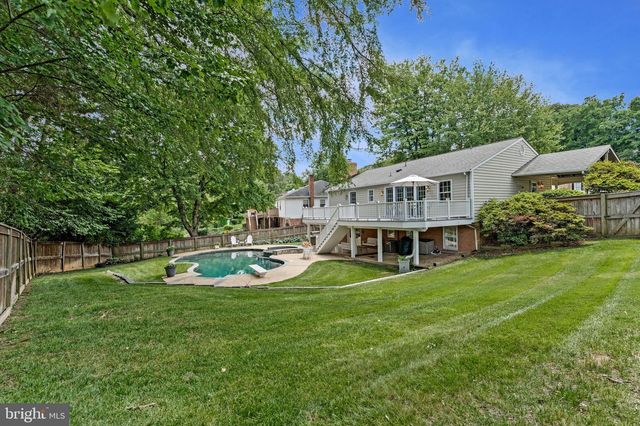 8322 BRIAR CREEK DR, Annandale, VA 22003