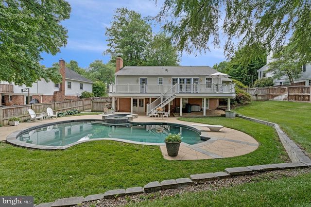 8322 BRIAR CREEK DR, Annandale, VA 22003