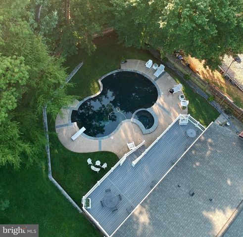 8322 BRIAR CREEK DR, Annandale, VA 22003