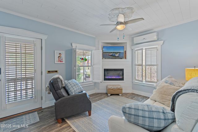 209 W St George Street, Southport, NC 28461