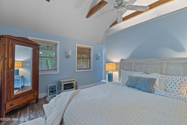209 W St George Street, Southport, NC 28461