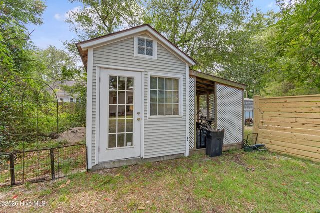 209 W St George Street, Southport, NC 28461