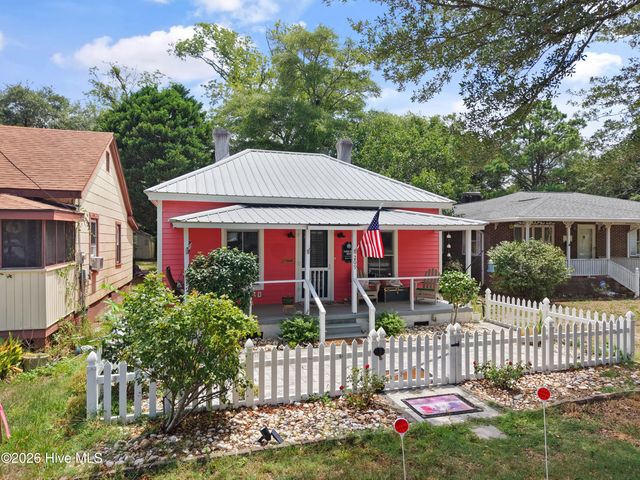 209 W St George Street, Southport, NC 28461