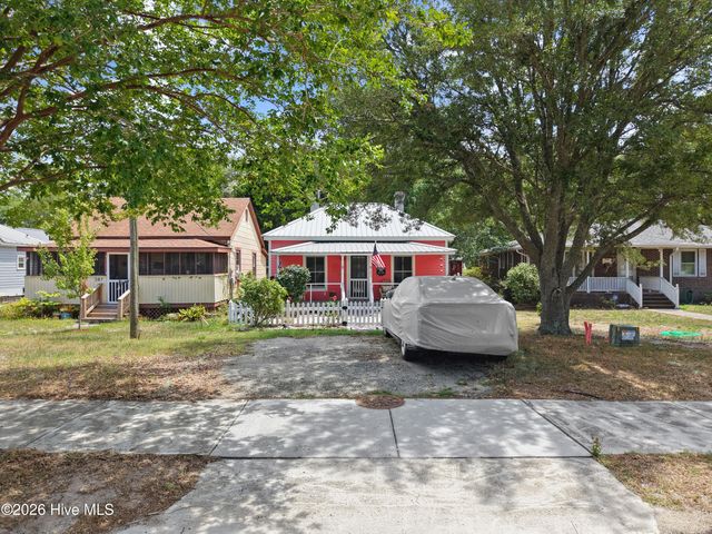 209 W St George Street, Southport, NC 28461