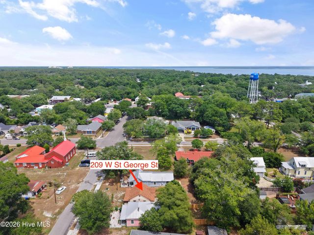 209 W St George Street, Southport, NC 28461