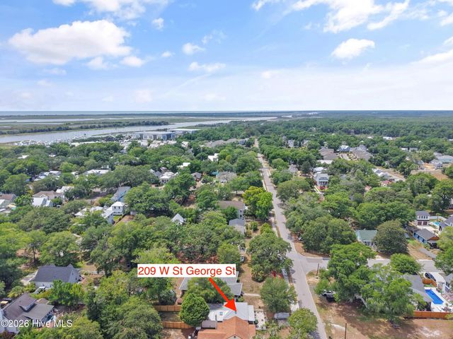 209 W St George Street, Southport, NC 28461
