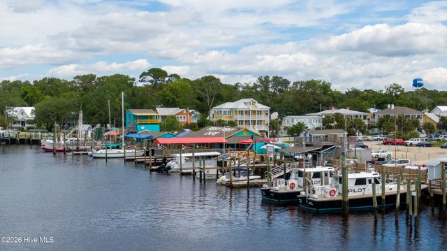 209 W St George Street, Southport, NC 28461