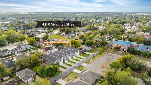 4210 Mckinley Street, Houston, TX 77051