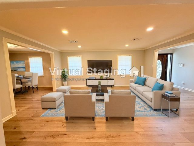 204 Hillcrest Drive, Alvin, TX 77511