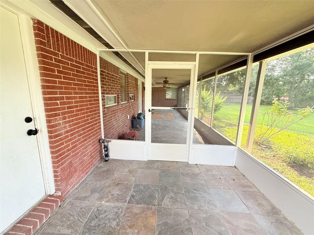 204 Hillcrest Drive, Alvin, TX 77511