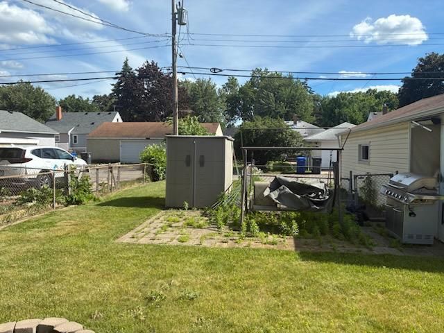 1552 Idaho Avenue E, Saint Paul, MN 55106
