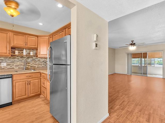 551 NW 76th Ter 208, Margate, FL 33063