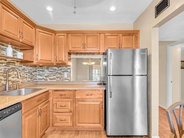 551 NW 76th Ter 208, Margate, FL 33063