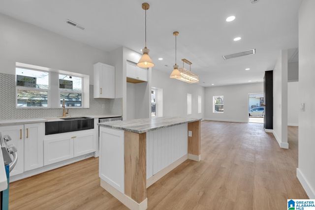 1720 34TH PLACE N, Birmingham, AL 35204