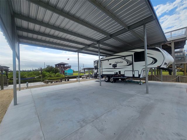 1072 Van Sant, Gilchrist, TX 77617